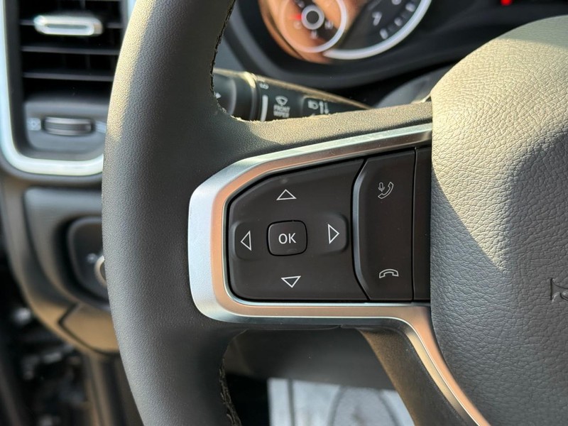 Ram 2500 Vehicle Image 17