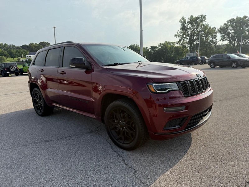 Jeep Grand Cherokee Vehicle Image 12