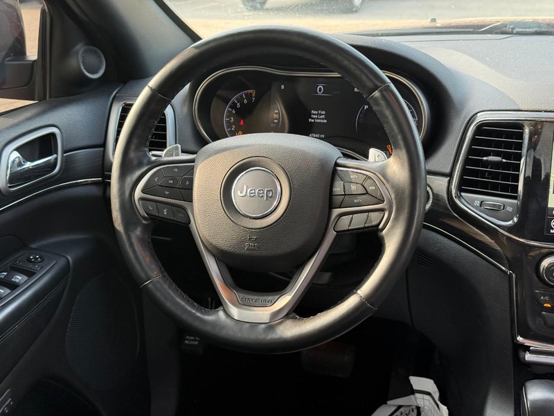 Jeep Grand Cherokee Vehicle Image 16