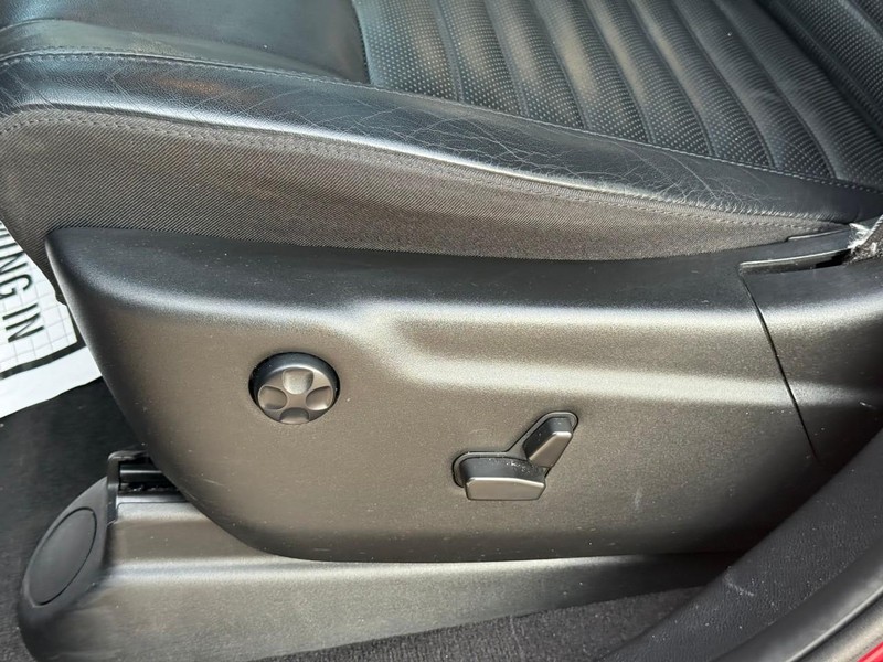 Jeep Grand Cherokee Vehicle Image 23