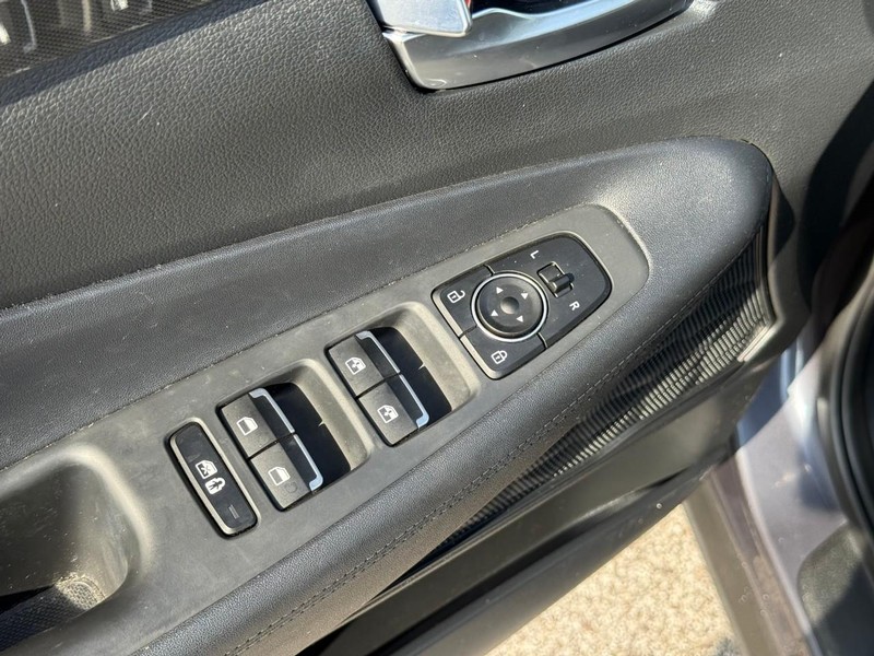 Hyundai Santa Fe Hybrid Vehicle Image 20