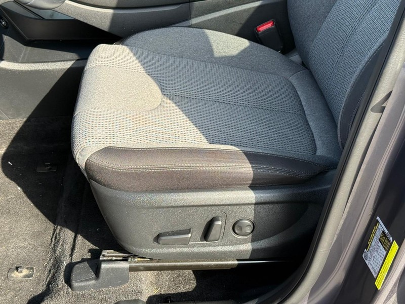 Hyundai Santa Fe Hybrid Vehicle Image 21