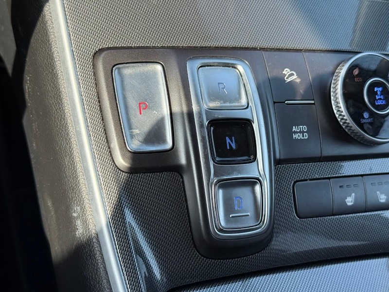 Hyundai Santa Fe Hybrid Vehicle Image 24