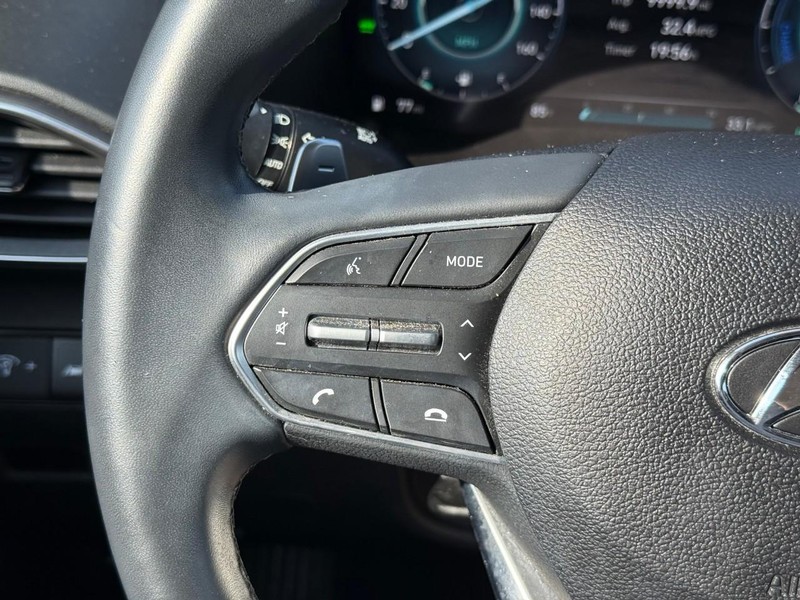 Hyundai Santa Fe Hybrid Vehicle Image 26