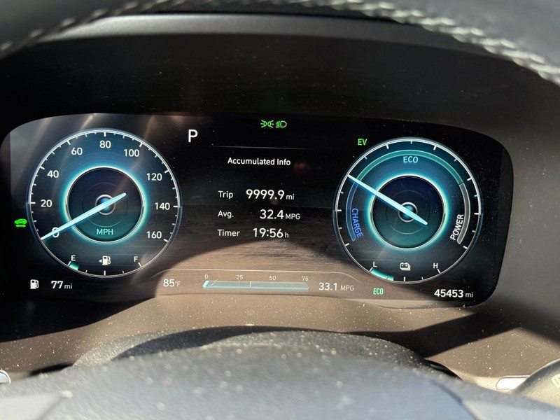 Hyundai Santa Fe Hybrid Vehicle Image 27