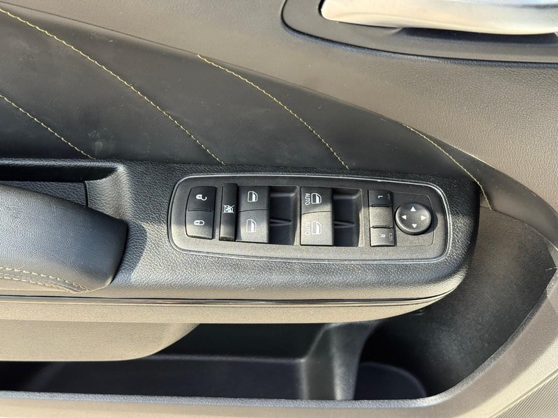 Dodge Charger Vehicle Image 18