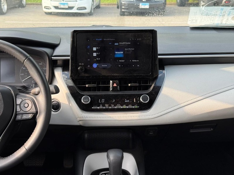Toyota Corolla Hybrid Vehicle Image 17