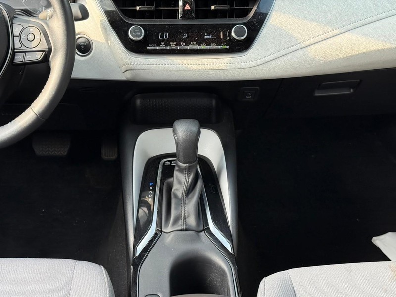 Toyota Corolla Hybrid Vehicle Image 18