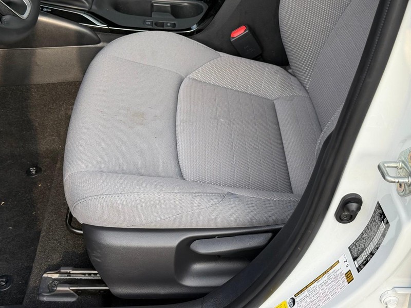 Toyota Corolla Hybrid Vehicle Image 20