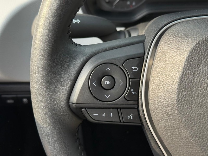 Toyota Corolla Hybrid Vehicle Image 21