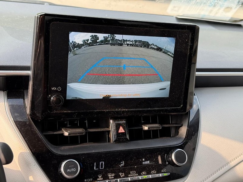 Toyota Corolla Hybrid Vehicle Image 25
