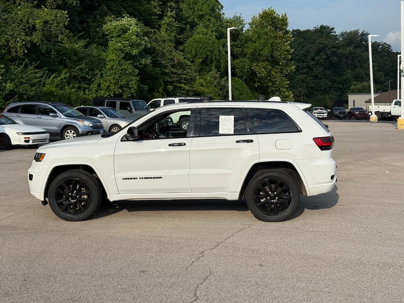 Jeep Grand Cherokee Vehicle Image 03