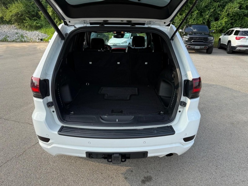 Jeep Grand Cherokee Vehicle Image 07