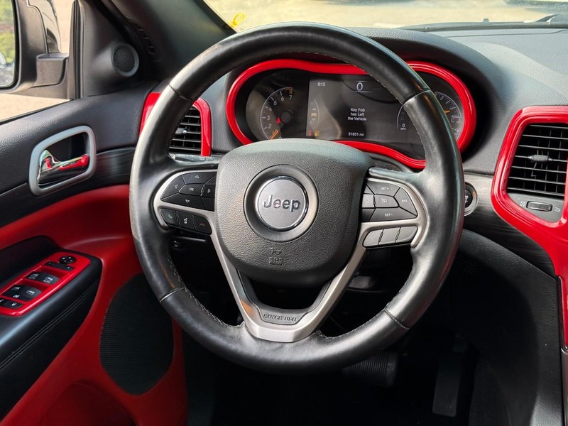 Jeep Grand Cherokee Vehicle Image 15
