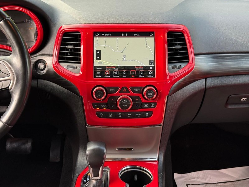 Jeep Grand Cherokee Vehicle Image 16