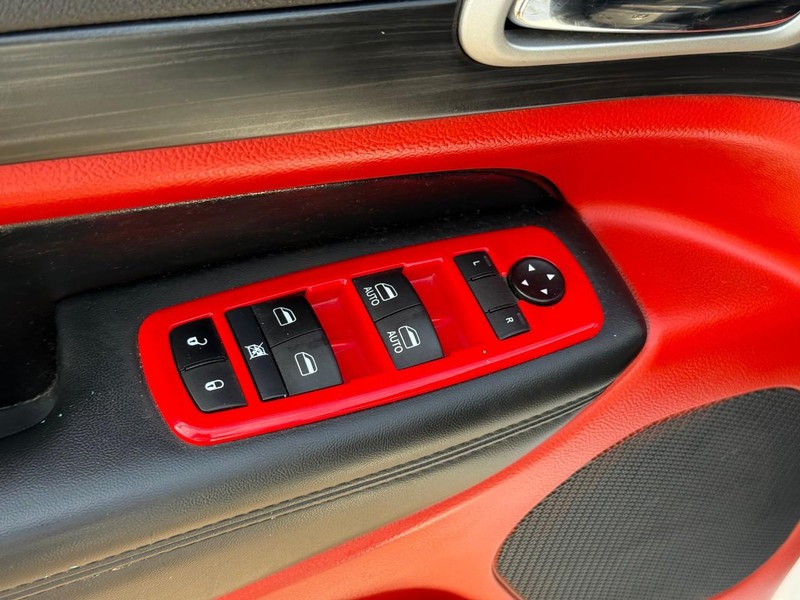 Jeep Grand Cherokee Vehicle Image 20