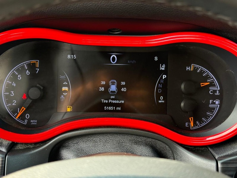 Jeep Grand Cherokee Vehicle Image 25