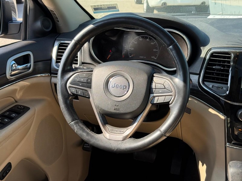 Jeep Grand Cherokee Vehicle Image 16