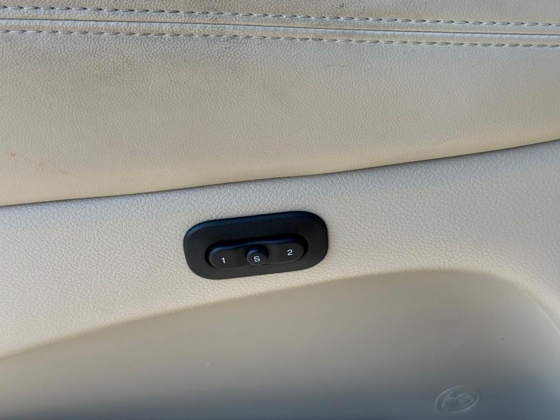 Jeep Grand Cherokee Vehicle Image 20