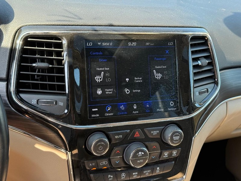 Jeep Grand Cherokee Vehicle Image 27