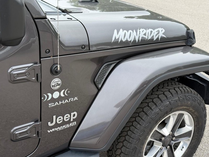 Jeep Wrangler Unlimited Vehicle Image 11