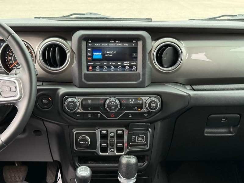 Jeep Wrangler Unlimited Vehicle Image 17
