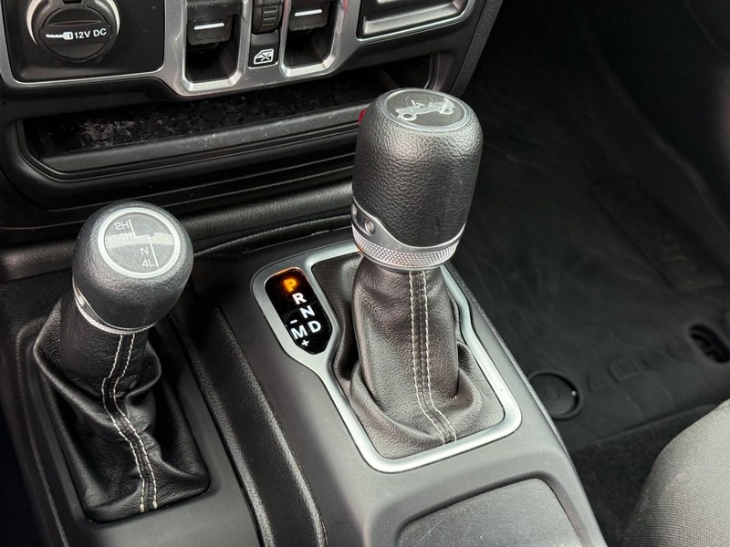 Jeep Wrangler Unlimited Vehicle Image 24
