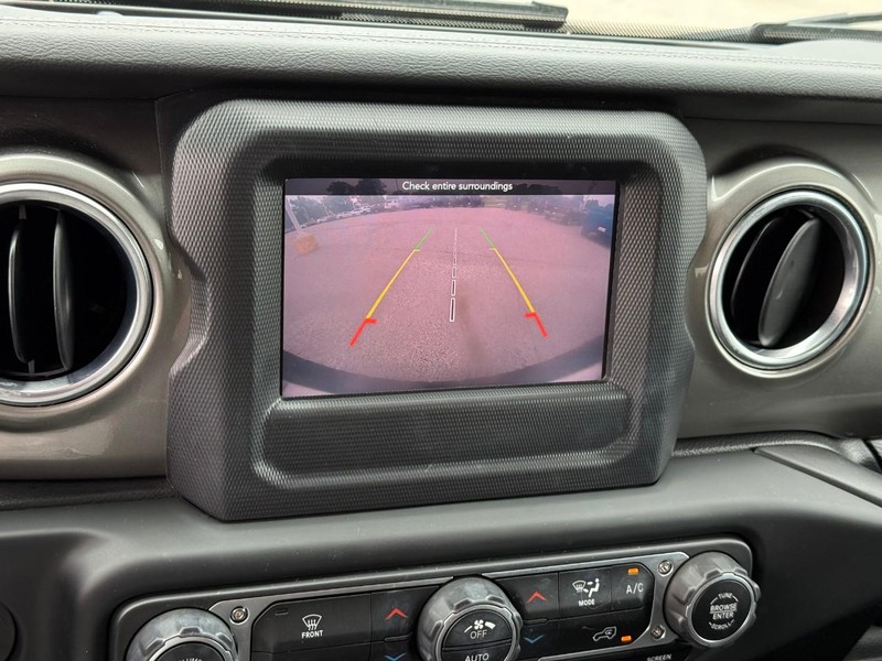 Jeep Wrangler Unlimited Vehicle Image 25