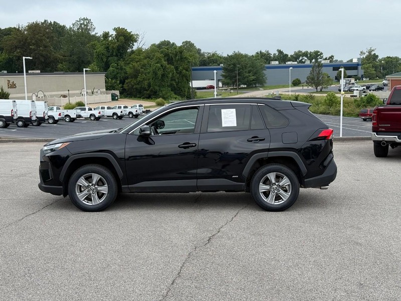 Toyota RAV4 Hybrid Vehicle Image 03
