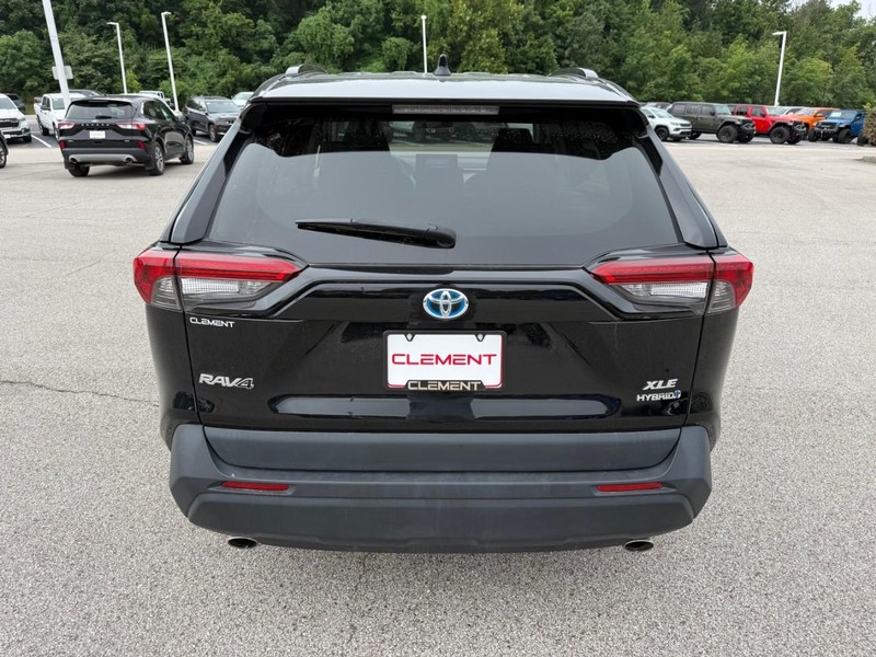 Toyota RAV4 Hybrid Vehicle Image 09