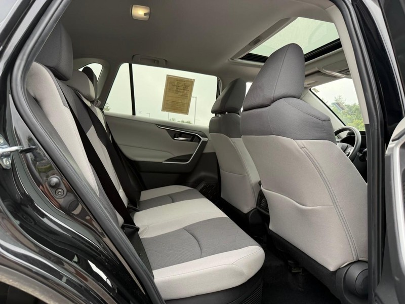 Toyota RAV4 Hybrid Vehicle Image 14
