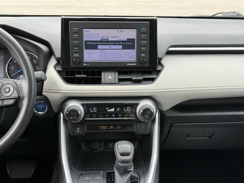 Toyota RAV4 Hybrid Vehicle Image 17