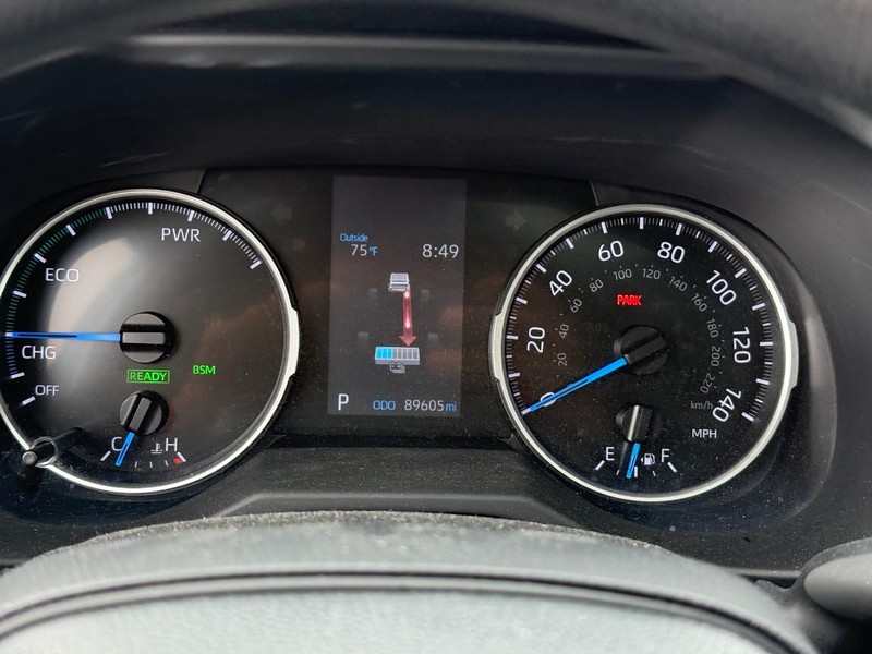 Toyota RAV4 Hybrid Vehicle Image 25