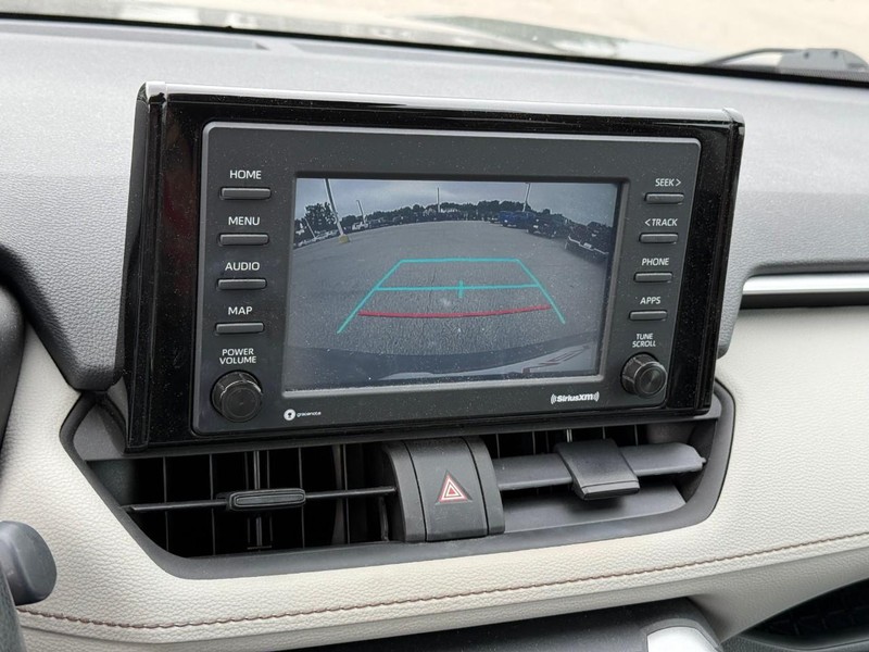 Toyota RAV4 Hybrid Vehicle Image 27