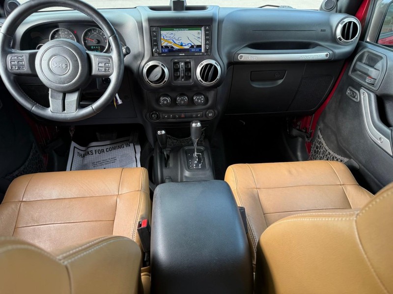 Jeep Wrangler Unlimited Vehicle Image 15