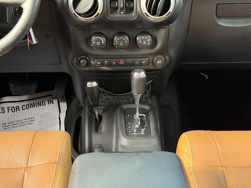 Jeep Wrangler Unlimited Vehicle Image 19