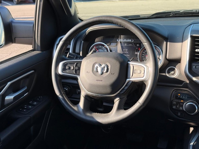 Ram 1500 Vehicle Image 16