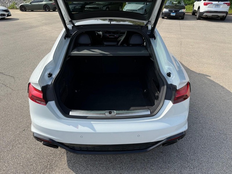Audi RS 5 Sportback Vehicle Image 07