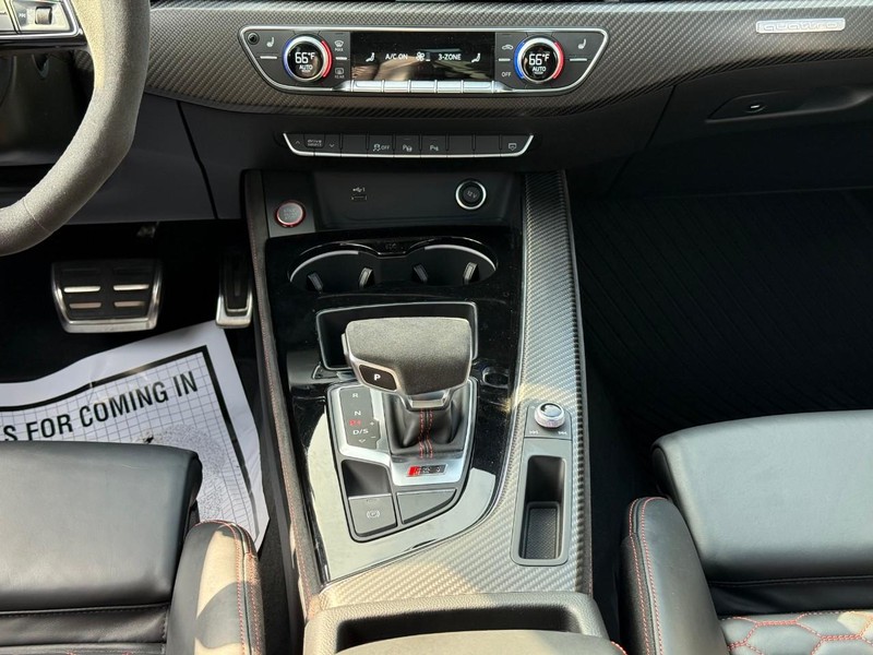 Audi RS 5 Sportback Vehicle Image 18