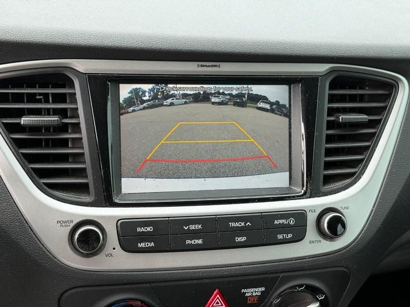 Hyundai Accent Vehicle Image 25