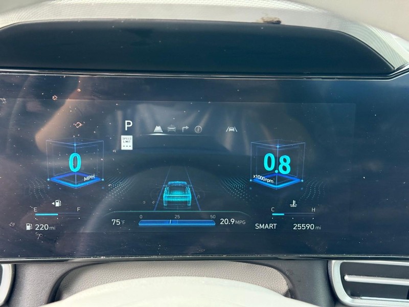 Hyundai Elantra Vehicle Image 23