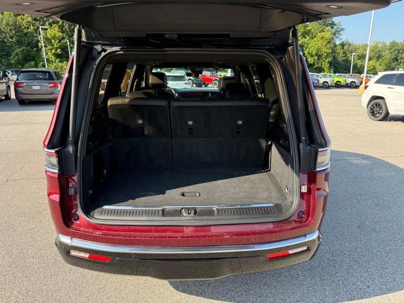 Jeep Grand Wagoneer Vehicle Image 07