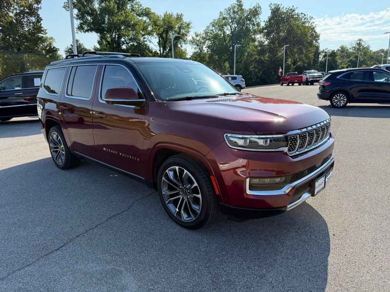 Jeep Grand Wagoneer Vehicle Image 11