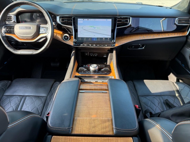Jeep Grand Wagoneer Vehicle Image 16