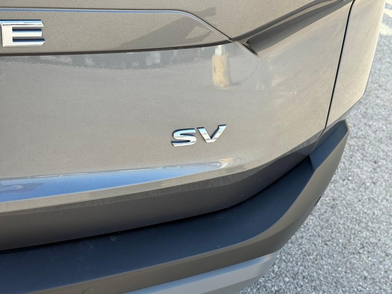 Nissan Rogue Vehicle Image 07