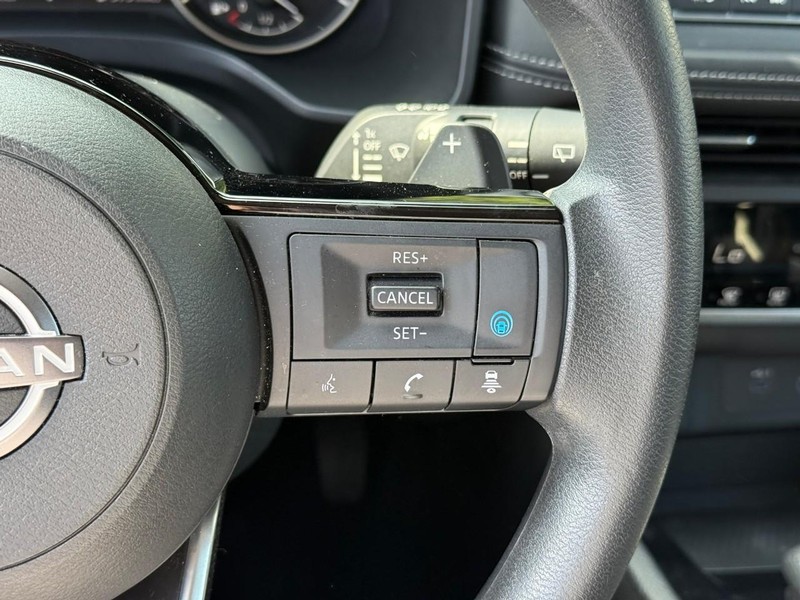 Nissan Rogue Vehicle Image 25