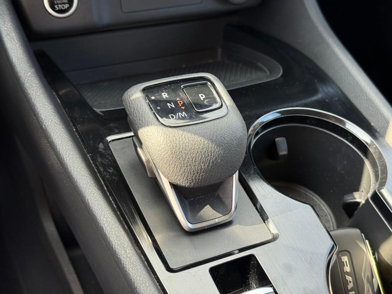 Nissan Rogue Vehicle Image 27