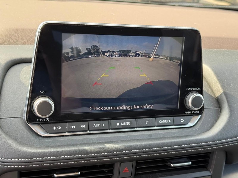 Nissan Rogue Vehicle Image 29