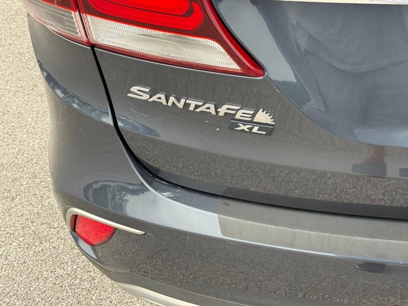 Hyundai Santa Fe XL Vehicle Image 07