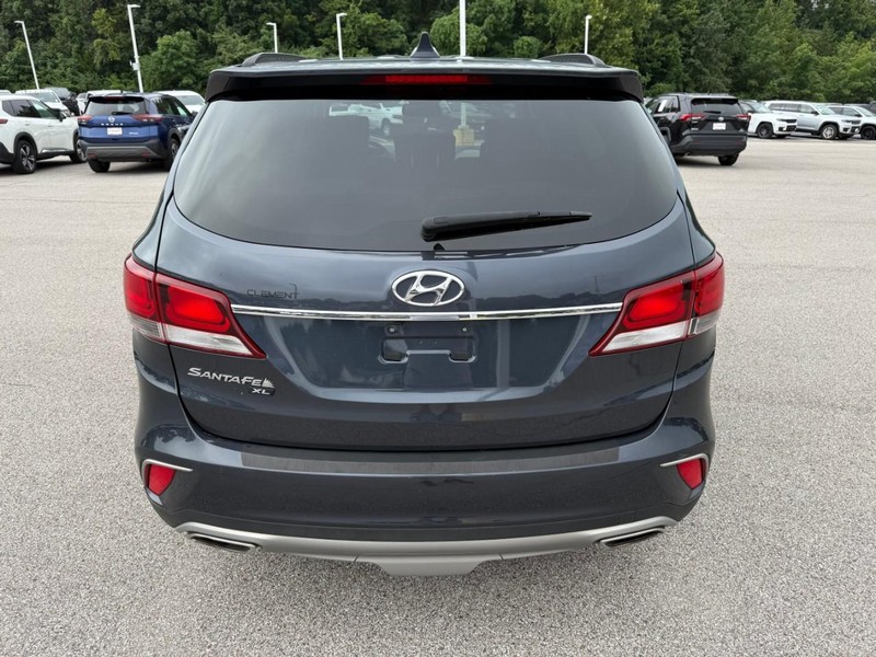 Hyundai Santa Fe XL Vehicle Image 09